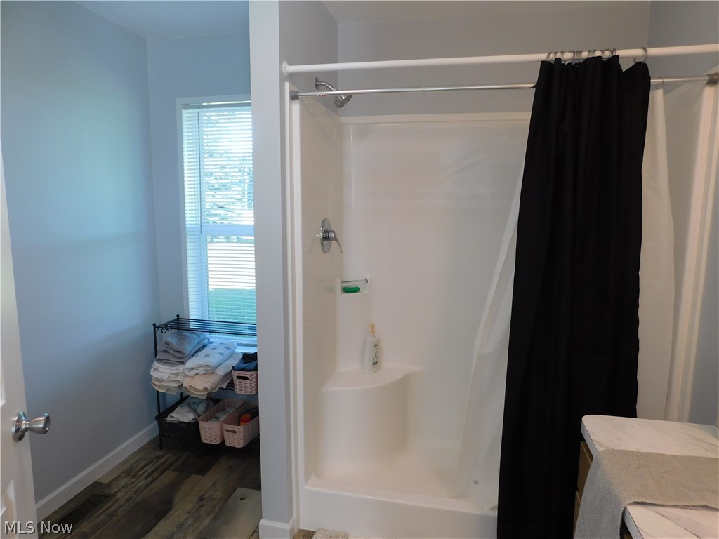 7902 Frailey Road Vermilion, OH 44089 - Photo 10 of 19 master bath