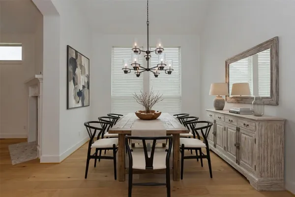 a sign that is sitting on a wall