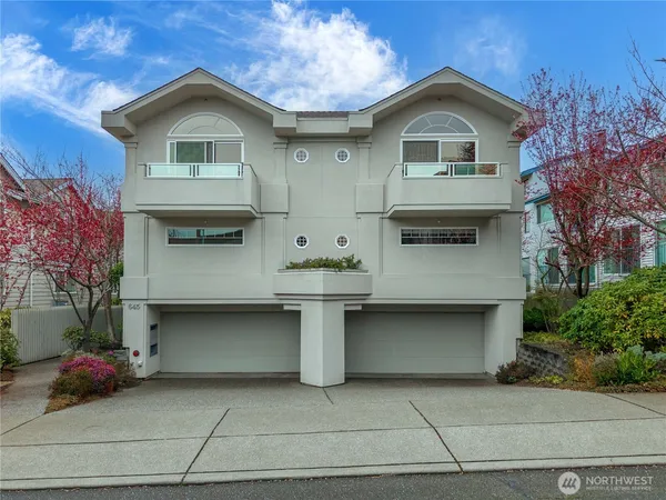 $935,000 | 645 Bell Street, Unit 102, Edmonds, WA 98020