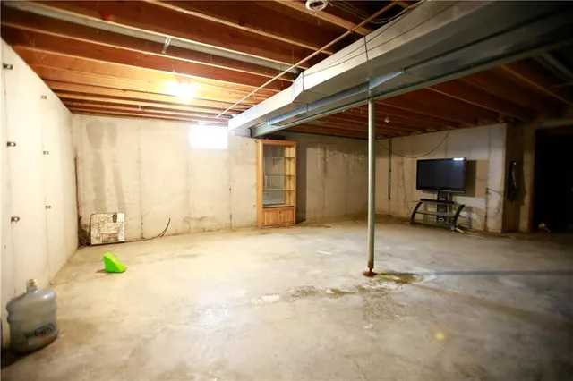 $425,000 | 29208 East 343rd Street, Garden City, MO 64747