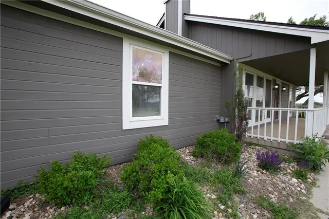 $425,000 | 29208 East 343rd Street, Garden City, MO 64747