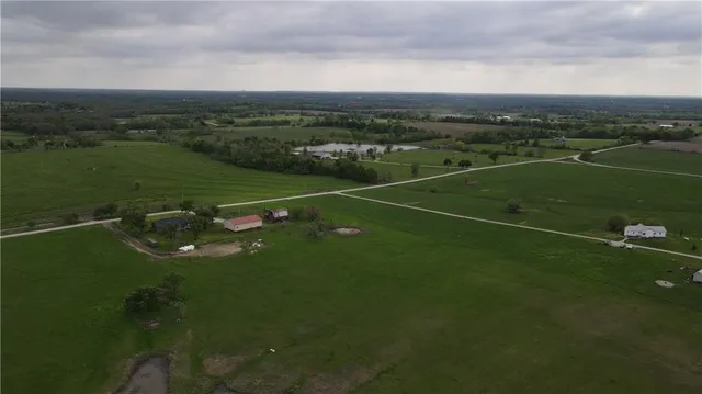 $425,000 | 29208 East 343rd Street, Garden City, MO 64747