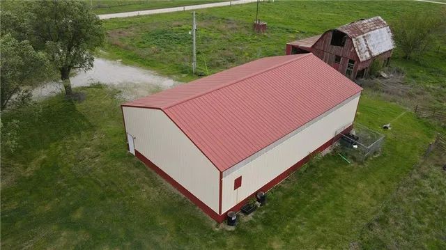 $425,000 | 29208 East 343rd Street, Garden City, MO 64747