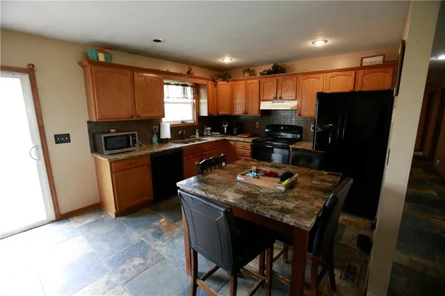 $425,000 | 29208 East 343rd Street, Garden City, MO 64747