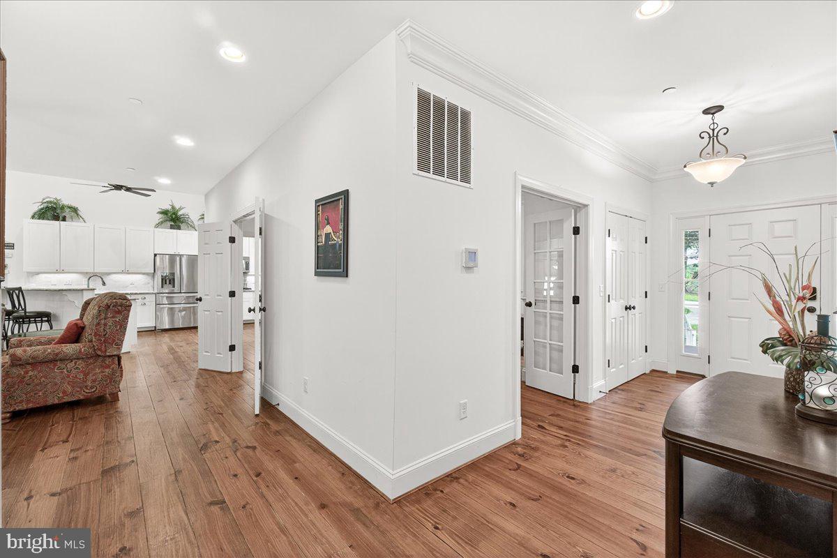 2516 Daisy Road Woodbine, MD 21797 - Photo 24 of 78 Inviting entryway with warm wood floors.