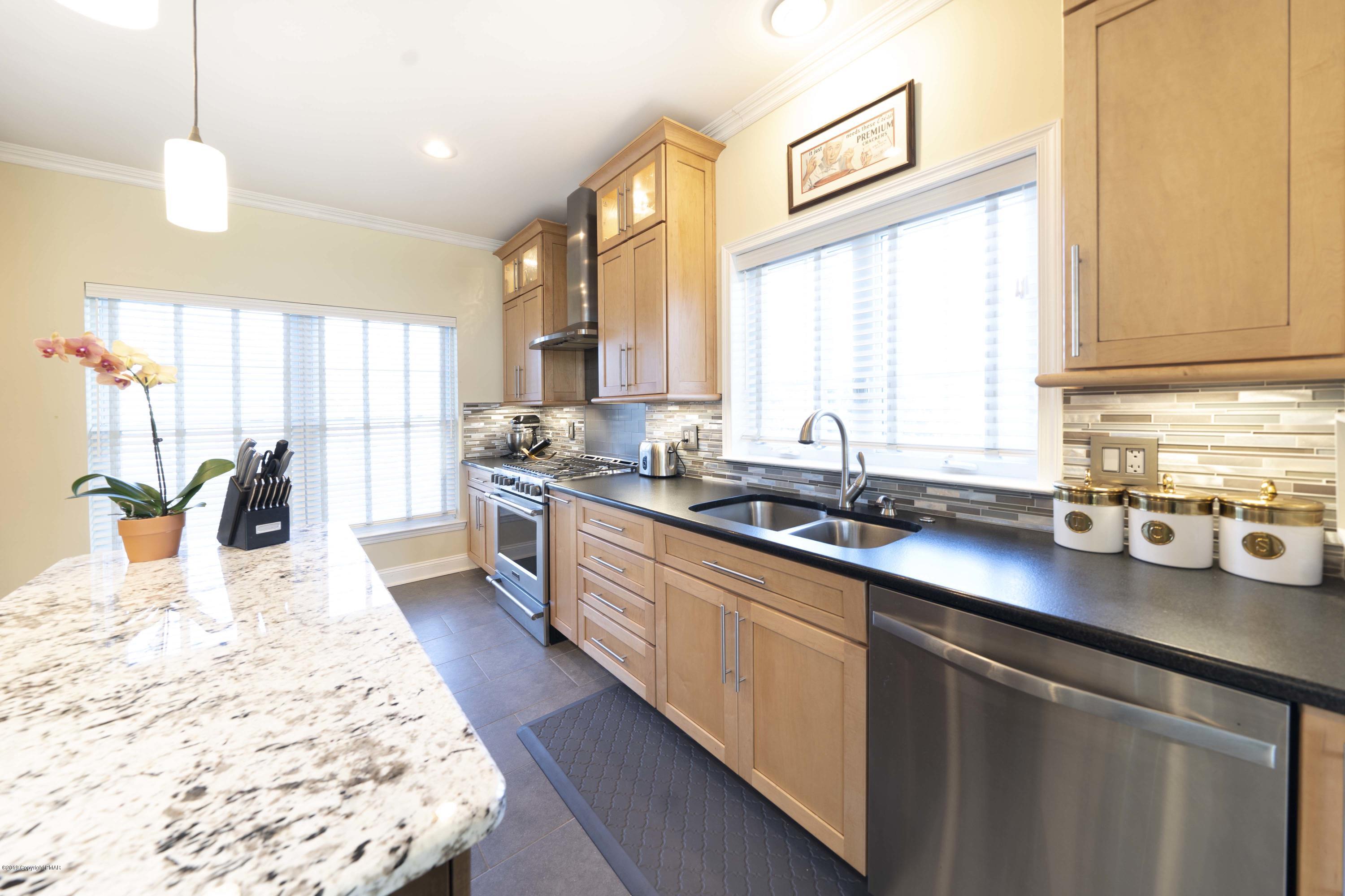 139 Skytop Road Long Pond, PA 18334 - Photo 12 of 34 Kitchen 2