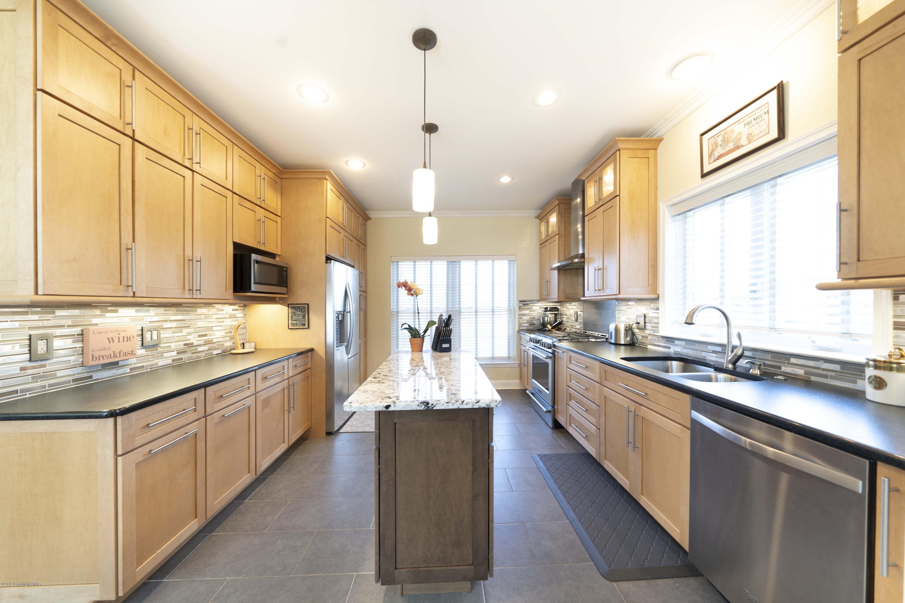 139 Skytop Road Long Pond, PA 18334 - Photo 14 of 34 Kitchen 4