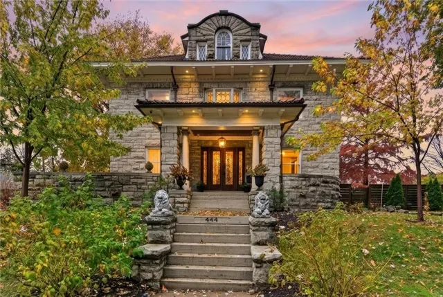 $750,000 | 444 Gladstone Boulevard, Kansas City, MO 64124