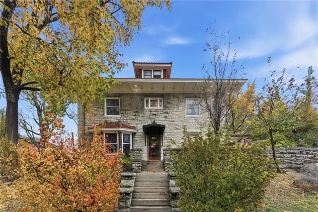 $750,000 | 444 Gladstone Boulevard, Kansas City, MO 64124