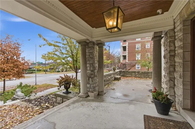 $750,000 | 444 Gladstone Boulevard, Kansas City, MO 64124