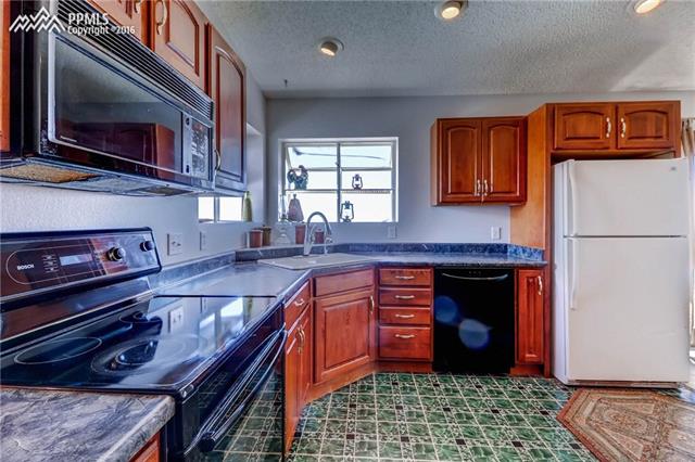 4580 Turner Road Monument, CO 80132 - Photo 13 of 36