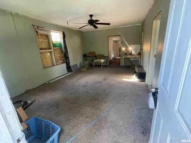 $11,000 | 502 East Matthew Street, Sesser, IL 62884