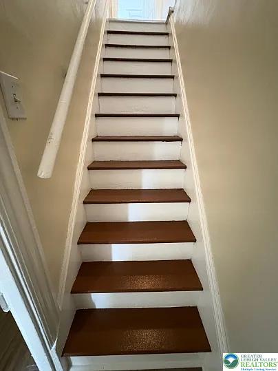 520 Fiot Avenue, Unit 2 Bethlehem, PA 18015 - Photo 12 of 23 a view of entryway