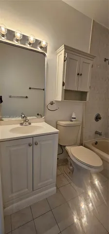 a view of a livingroom with an empty space