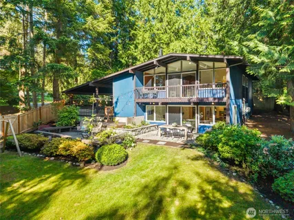 $1,095,000 | 1305 Kings Place Northwest, Bainbridge Island, WA 98110