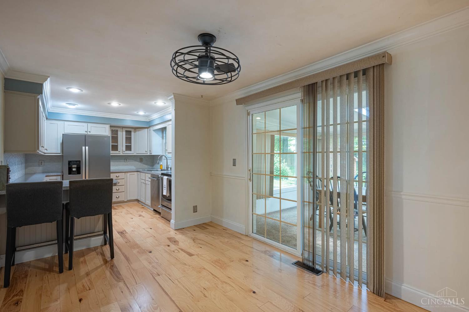 567 Lang Road Cincinnati, OH 45244 - Photo 6 of 35