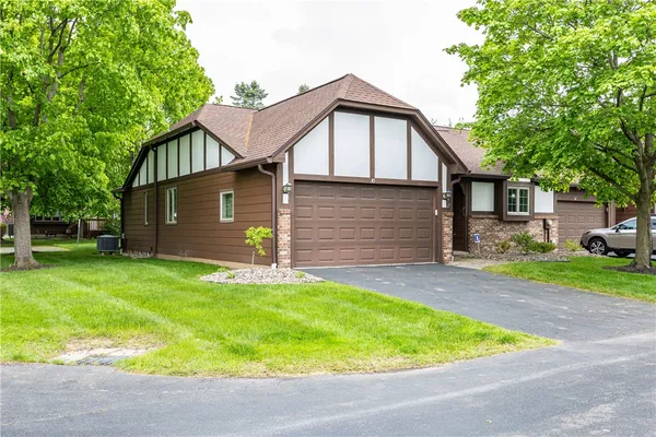 $2,850 | 30 Cambridge Court, Perinton, NY 14450