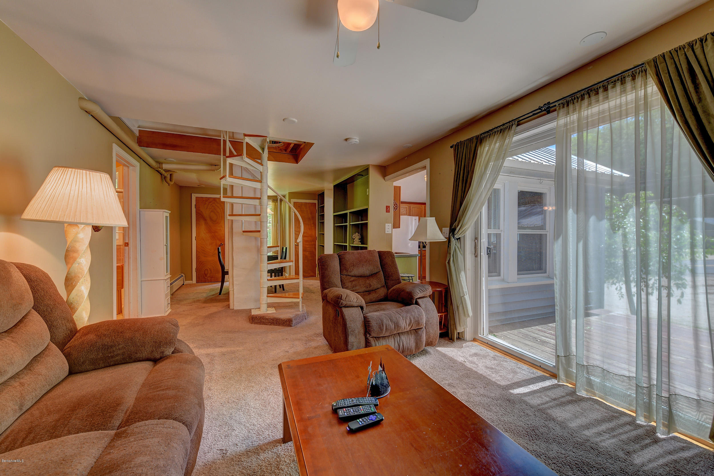 87 Old State Road Lanesborough, MA 01224 - Photo 7 of 11 4-204 Living Room