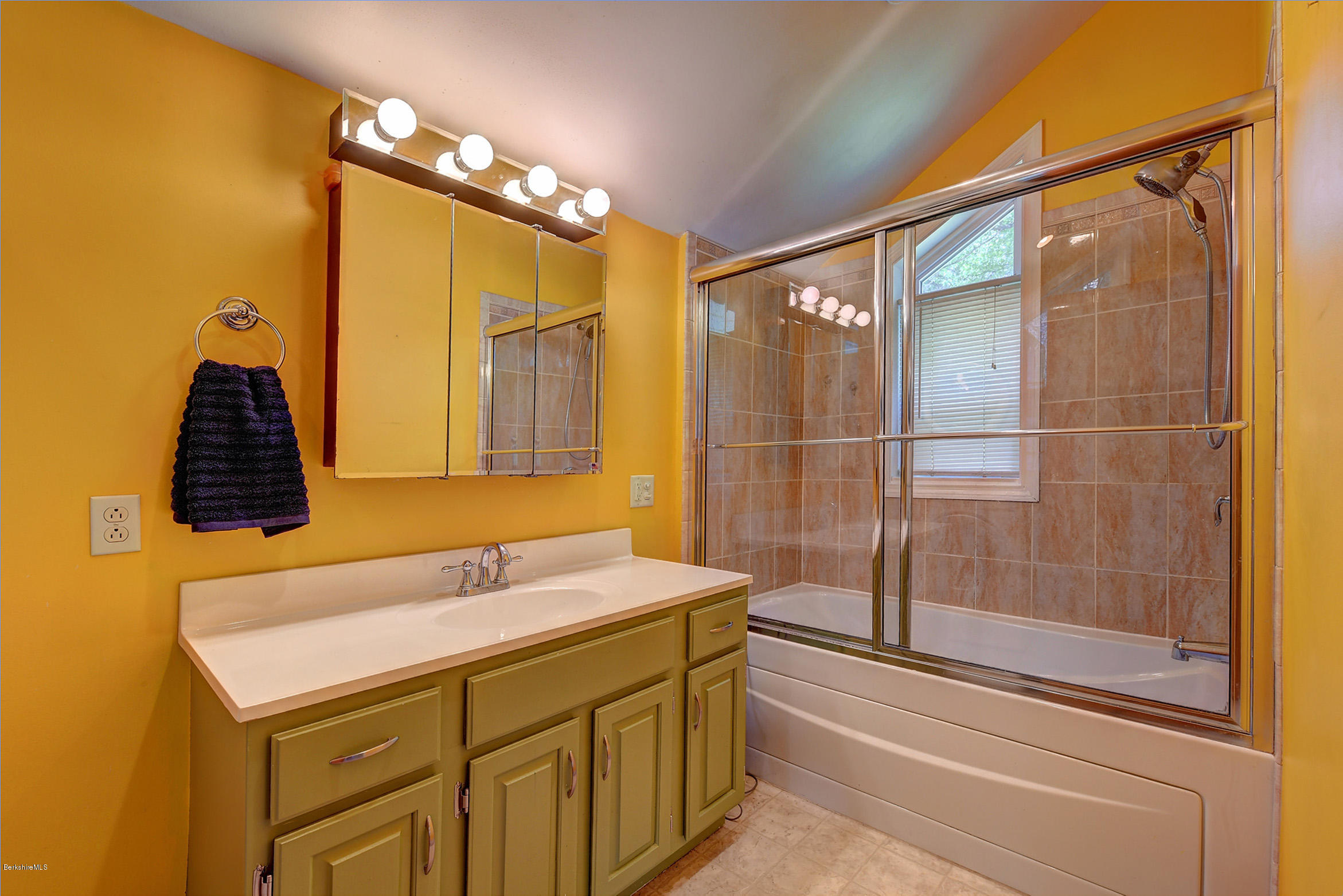 87 Old State Road Lanesborough, MA 01224 - Photo 9 of 11 8-228 Bathroom