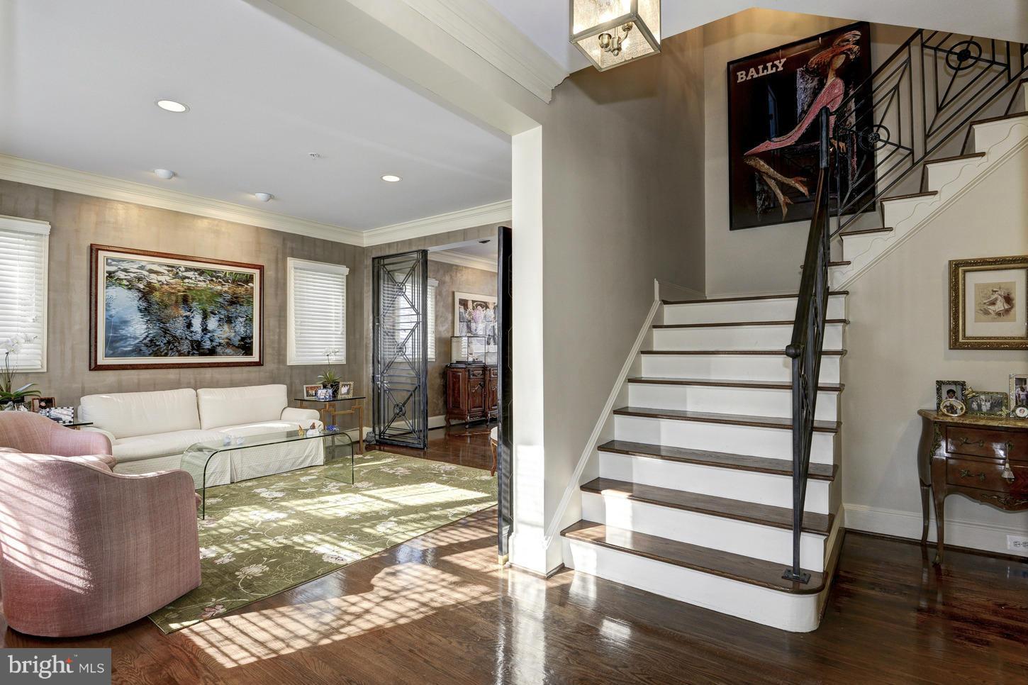 6103 Kirby Road Bethesda, MD 20817 - Photo 2 of 22 Foyer
