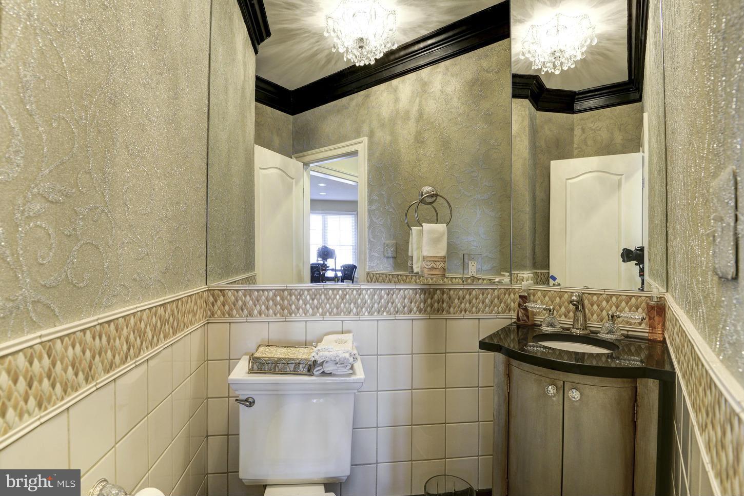 6103 Kirby Road Bethesda, MD 20817 - Photo 13 of 22 Powder Room