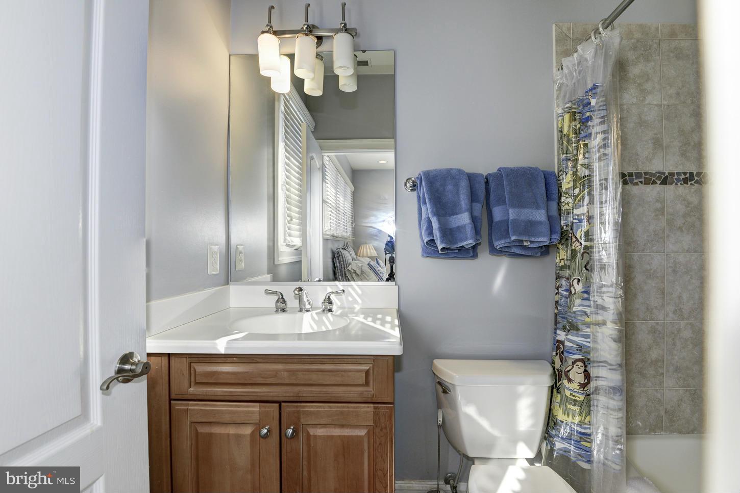 6103 Kirby Road Bethesda, MD 20817 - Photo 17 of 22 Bath