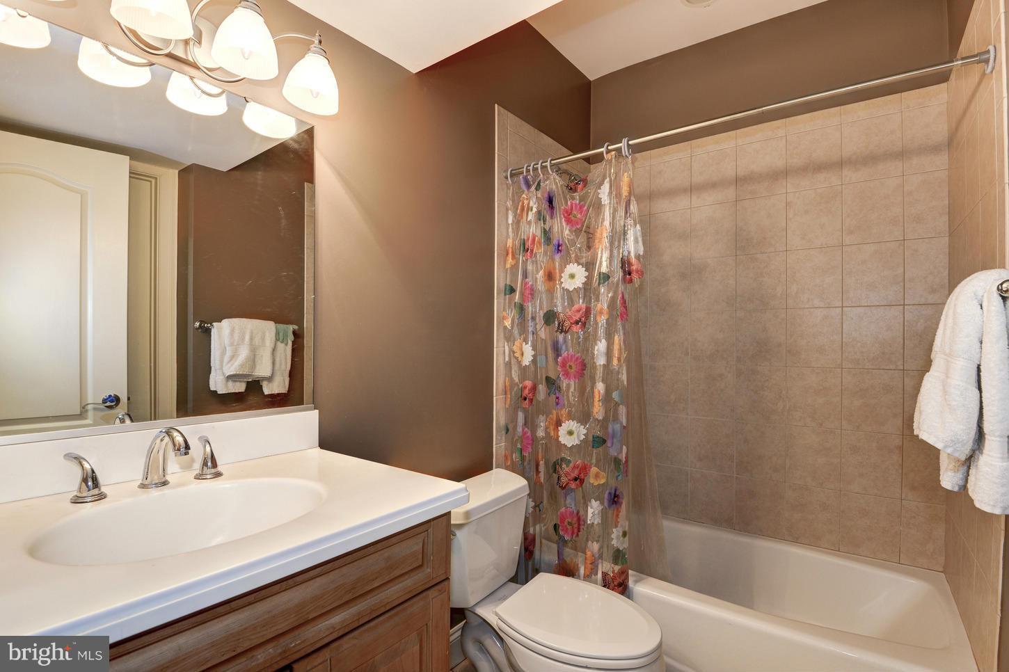 6103 Kirby Road Bethesda, MD 20817 - Photo 19 of 22 Bath