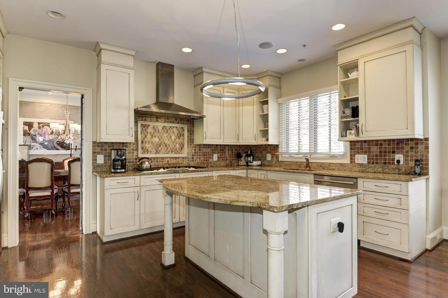 6103 Kirby Road Bethesda, MD 20817 - Photo 8 of 22 Kitchen