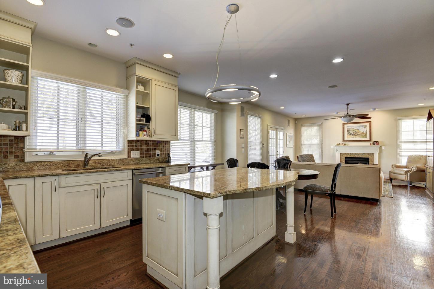 6103 Kirby Road Bethesda, MD 20817 - Photo 9 of 22 Kitchen