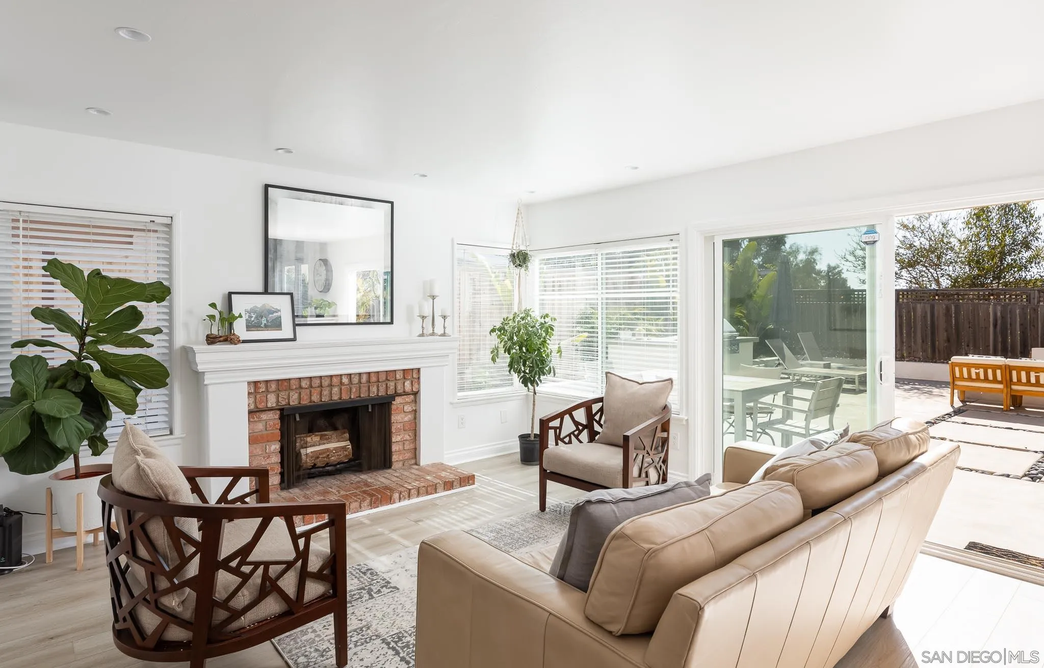 2124 Coolngreen Way Encinitas, CA 92024 - Photo 3 of 45