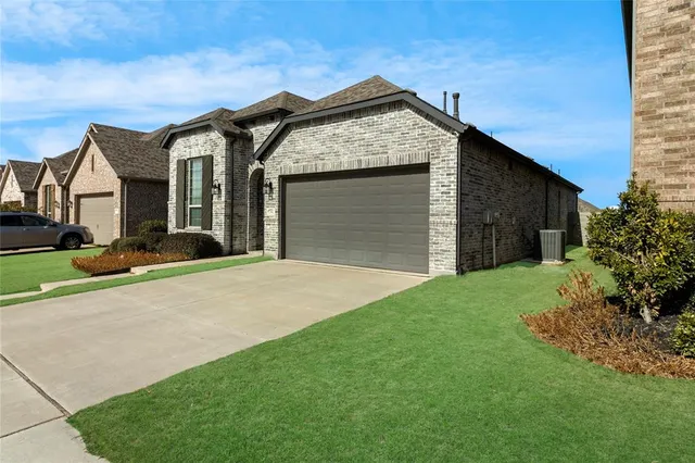 $2,700 | 1916 Quail Lane, Argyle, TX 76226