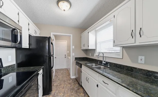 $1,395 | 1525 Hugh Hunter Road, Oak Grove, KY 42262