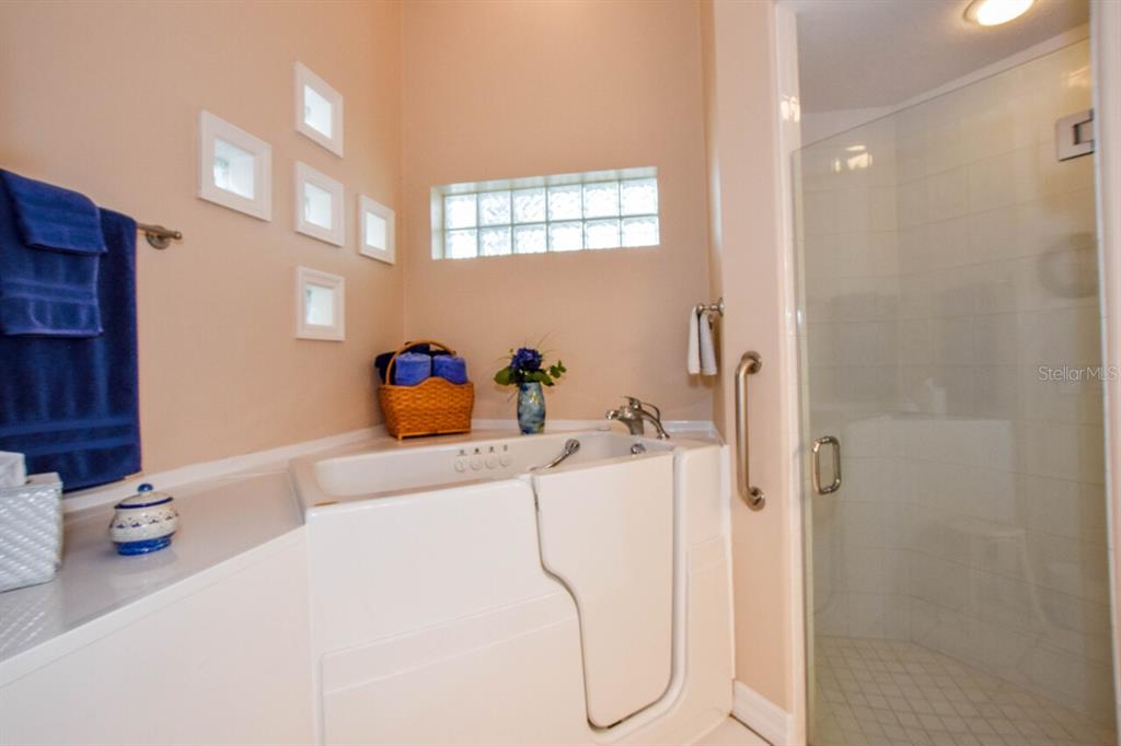 657 Crossfield Circle, Unit 6 Venice, FL 34293 - Photo 21 of 60