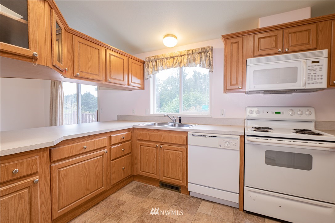 46777 Baker Loop Road Concrete, WA 98237 - Photo 7 of 30 Gallery Image 7