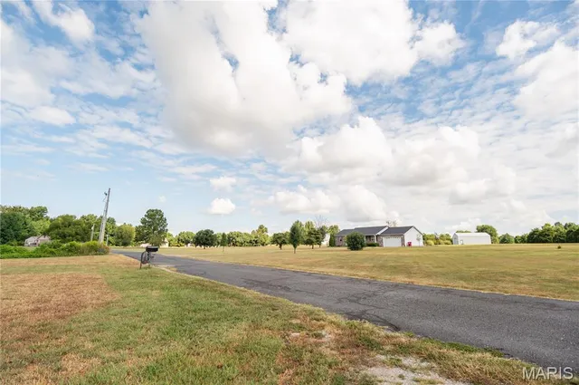 $379,900 | 37 Plantation Drive, Sikeston, MO 63801