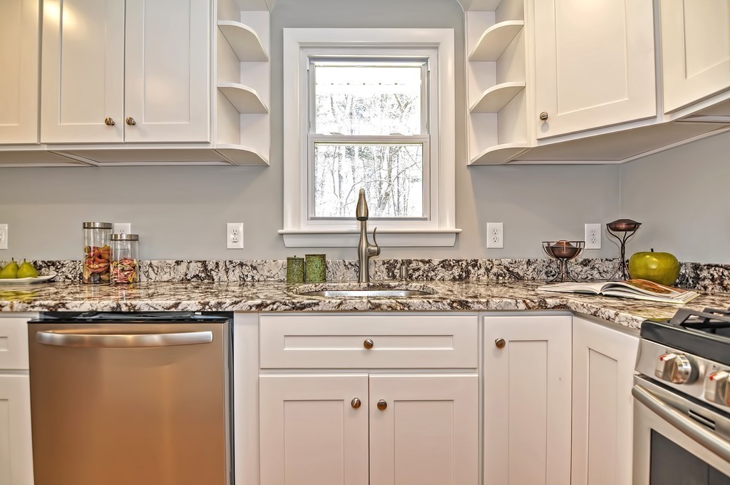 25 Sandy Brook Road Burlington, MA 01803 - Photo 5 of 20 Gallery Image 5
