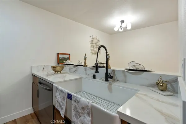 $472,000 | 4900 Overland Avenue, Unit 135, Culver City, CA 90230
