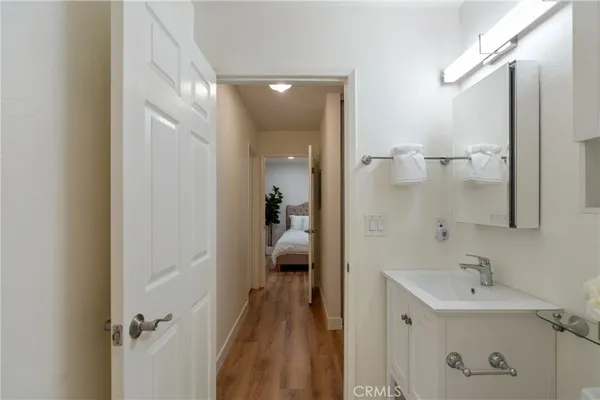 $472,000 | 4900 Overland Avenue, Unit 135, Culver City, CA 90230