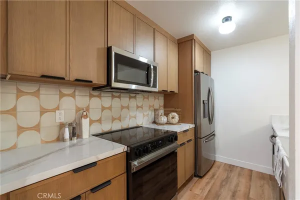 $472,000 | 4900 Overland Avenue, Unit 135, Culver City, CA 90230