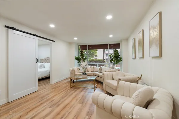 $472,000 | 4900 Overland Avenue, Unit 135, Culver City, CA 90230