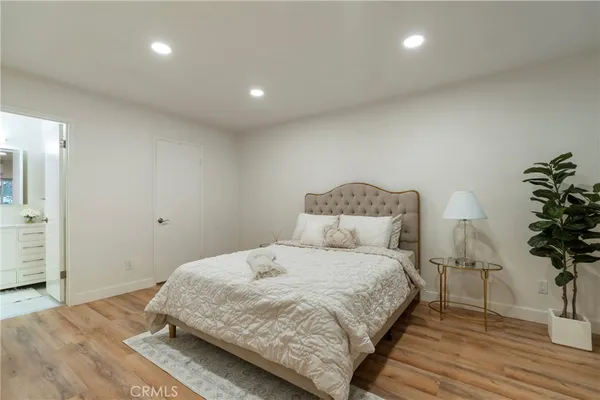 $472,000 | 4900 Overland Avenue, Unit 135, Culver City, CA 90230