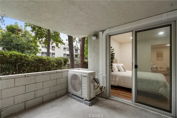 $472,000 | 4900 Overland Avenue, Unit 135, Culver City, CA 90230