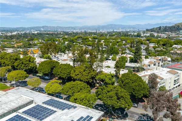 $472,000 | 4900 Overland Avenue, Unit 135, Culver City, CA 90230