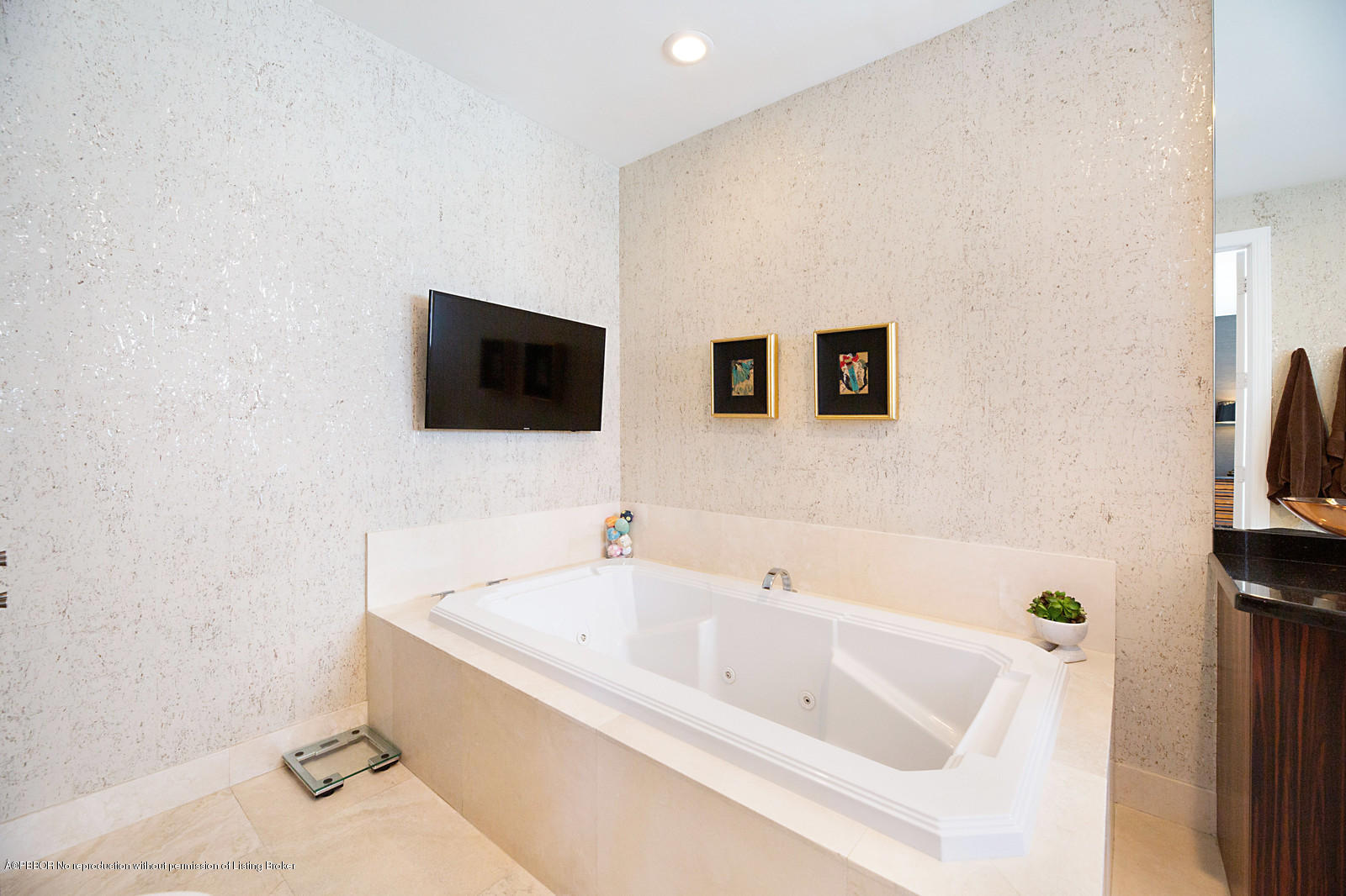 191 South Country Club Boulevard Boca Raton, FL 33487 - Photo 21 of 48 21_191_S_Country_Club20_mls
