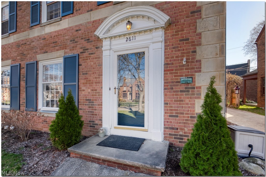 2611 Fenwick Road Cleveland, OH 44118 - Photo 2 of 35 Gallery Image 2