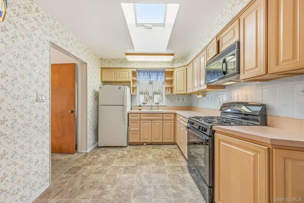 $1,149,000 | 138-07 13th Avenue | Whitestone