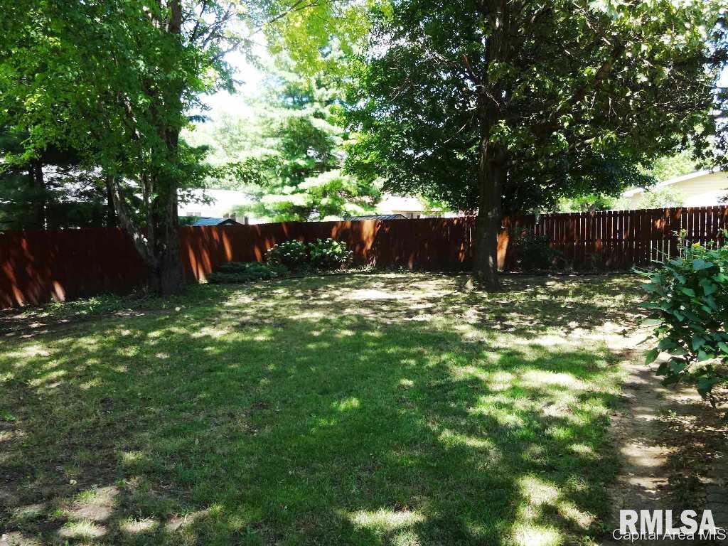 2225 Trowbridge Road Springfield, IL 62703 - Photo 3 of 24