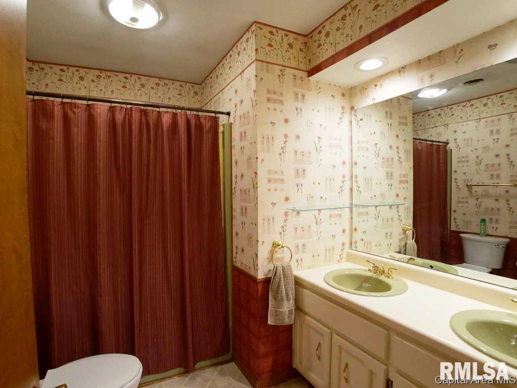 2225 Trowbridge Road Springfield, IL 62703 - Photo 7 of 24