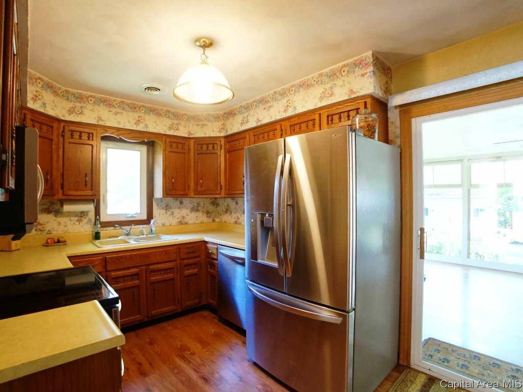 2225 Trowbridge Road Springfield, IL 62703 - Photo 8 of 24
