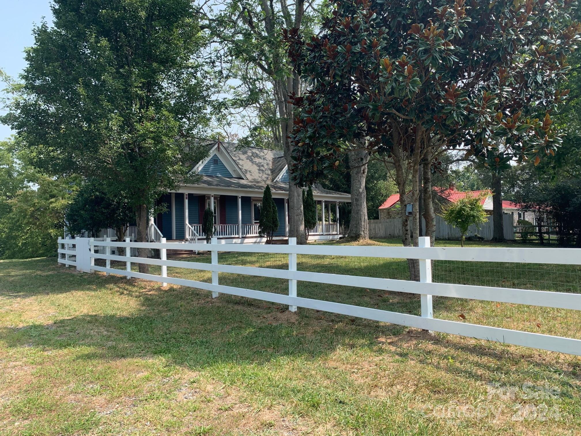 637 Jupiter Road Weaverville, NC 28787 - Photo 3 of 24